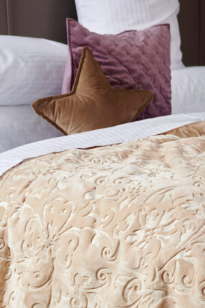 Κουβέρτα Βελουτέ Aura Collection 220x240 DAPHNE BEIGE - Image 1
