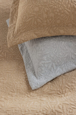 Ζεύγος Μαξιλαροθήκες Matelasse Oxford 50X70 ALINA GOLD - Image 1