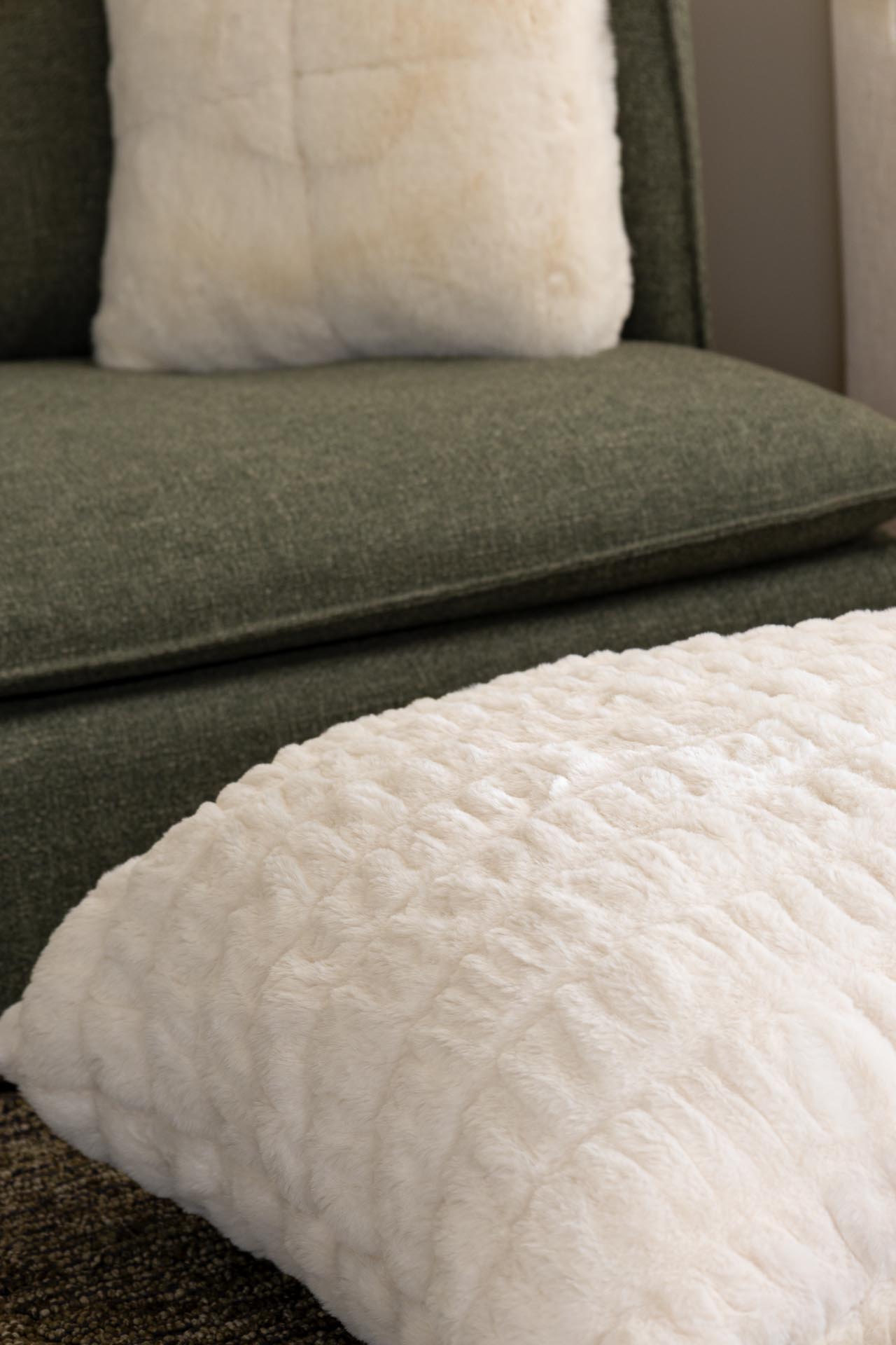 1060005 Μαξιλαροθήκη Relief Faux Fur (80x80) 430gsm διπλής όψεως Royal Carpet - 80 x 80 cm